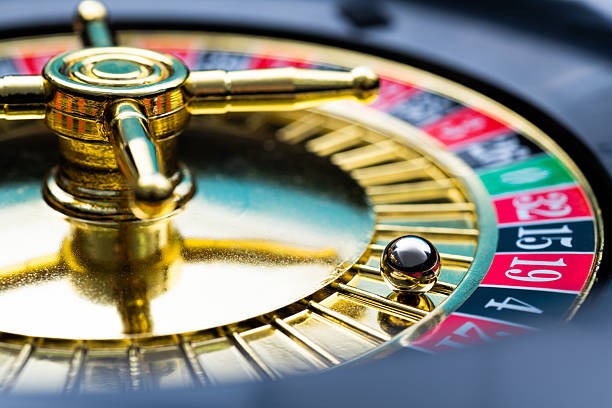 yuki585 live dealer interface showing blackjack table with multiple players